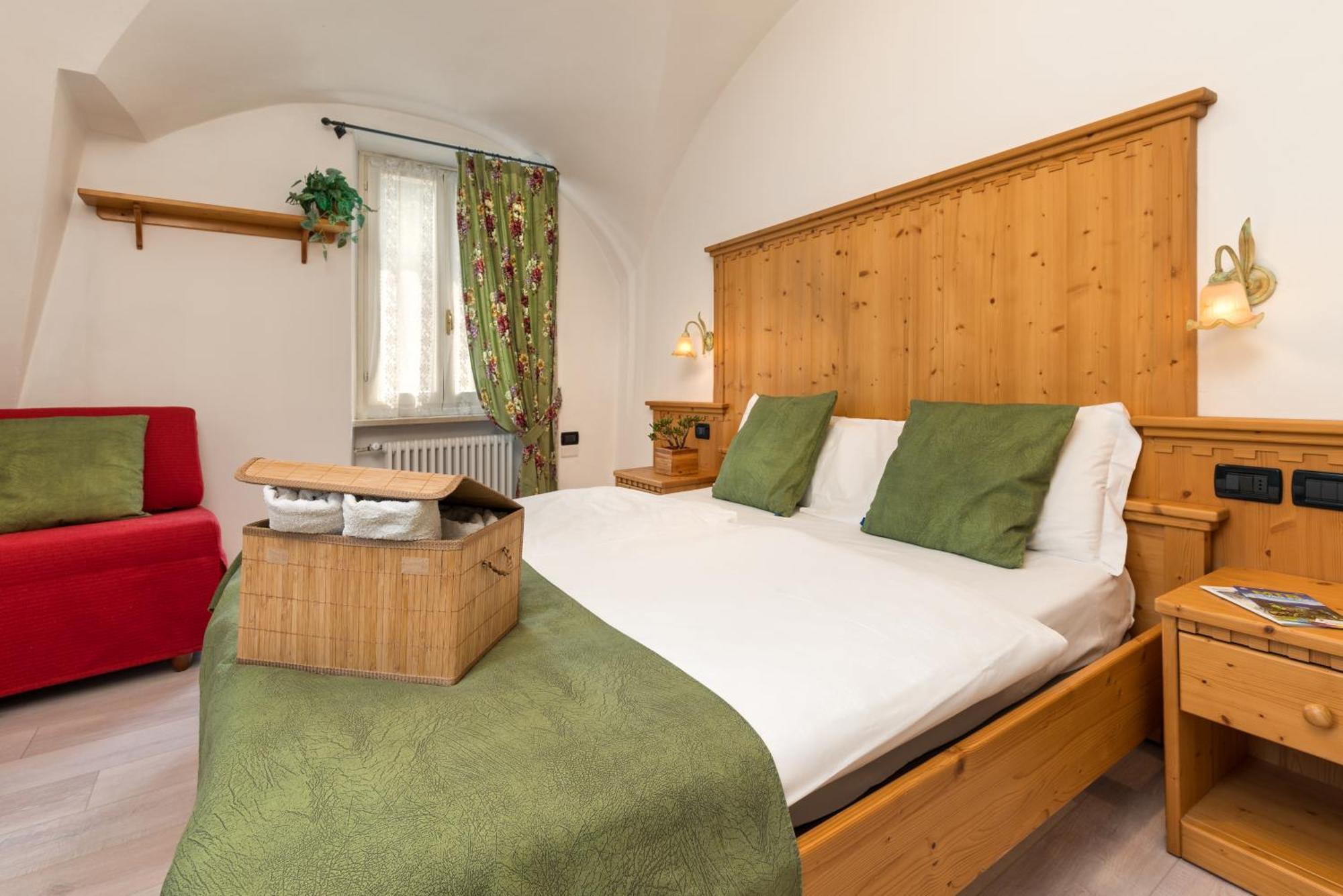 Albergo Alla Costa Bezzecca Exteriér fotografie