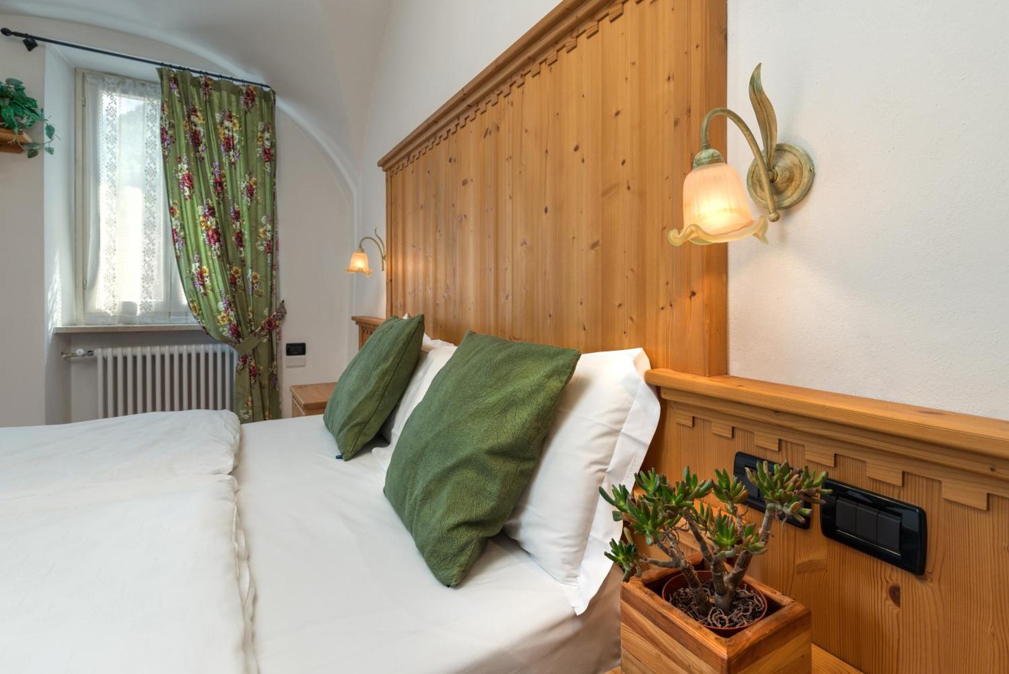 Albergo Alla Costa Bezzecca Exteriér fotografie