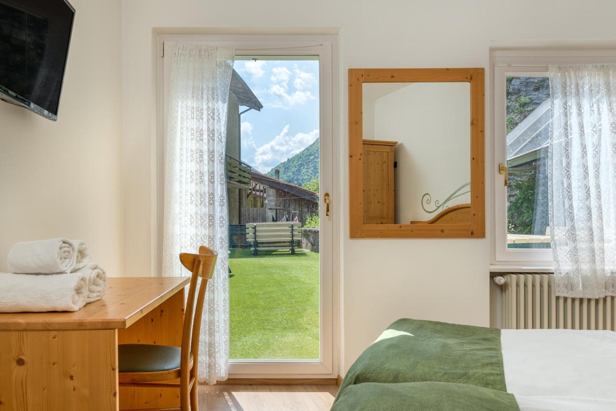 Albergo Alla Costa Bezzecca Exteriér fotografie