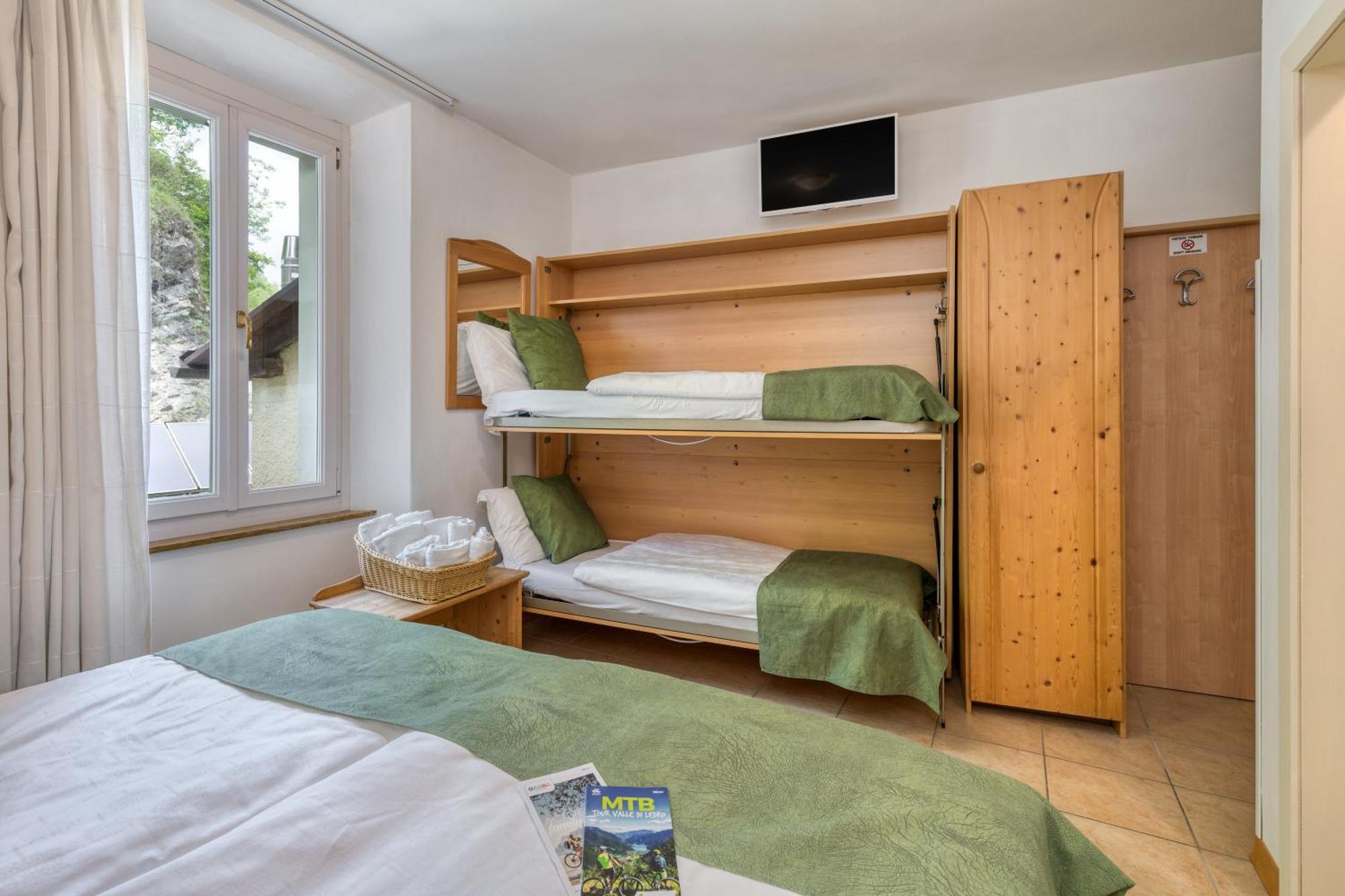 Albergo Alla Costa Bezzecca Exteriér fotografie